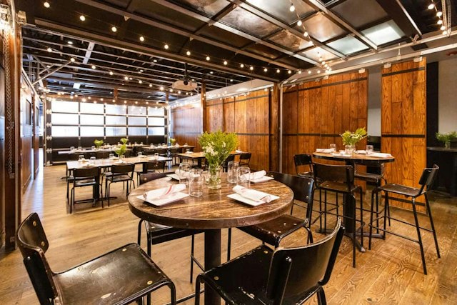 Roadhouse Pub & Eatery image 2