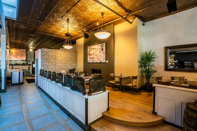 350 Main Brasserie image 3