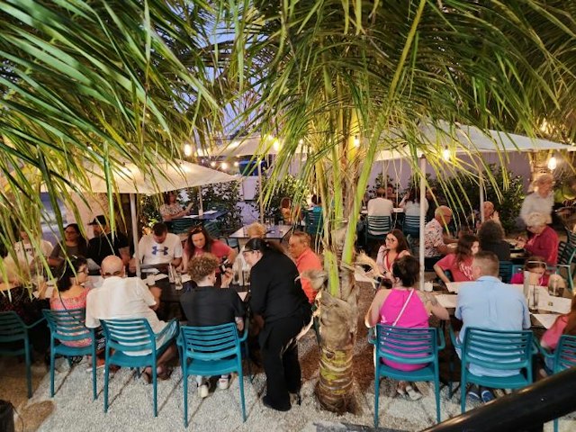 Salt Bar & Table image 2
