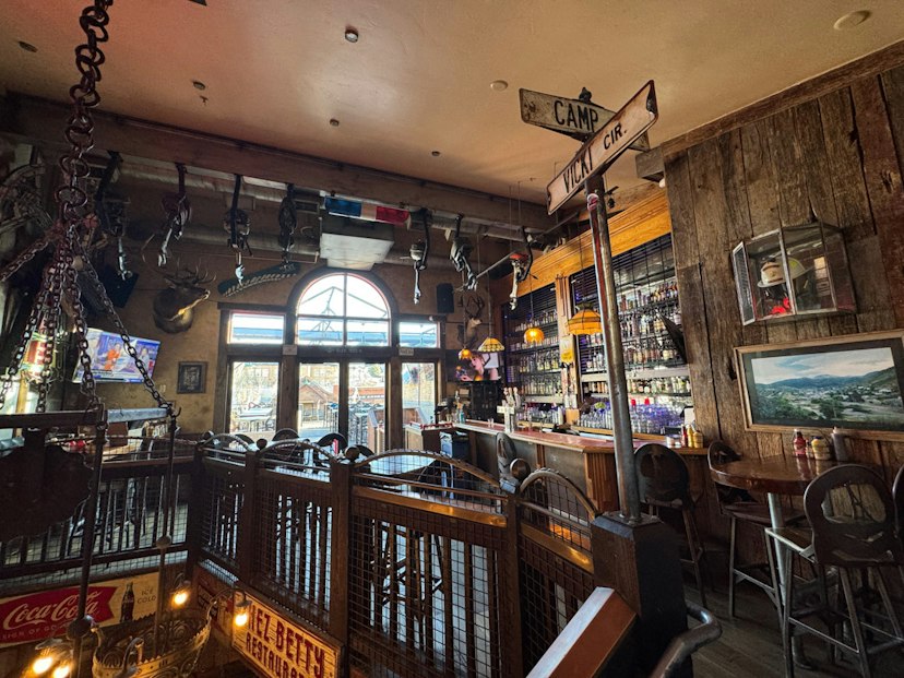 No Name Saloon & Annex Burger image 2