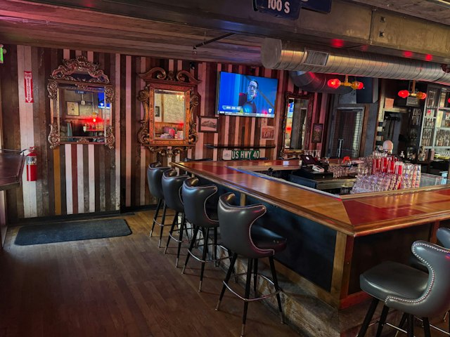 No Name Saloon & Annex Burger image 7