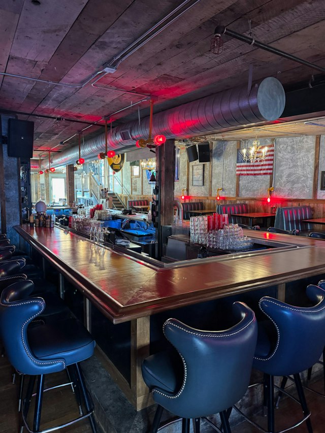 No Name Saloon & Annex Burger image 8