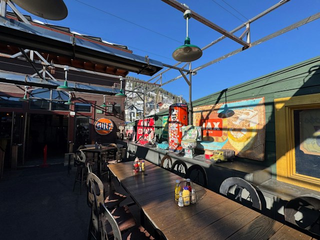 No Name Saloon & Annex Burger image 15