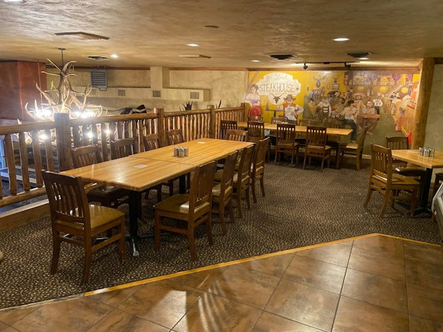 8th Street Steakhouse image 3