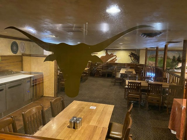 8th Street Steakhouse image 4