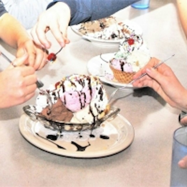 Johnny B. Good's Diner image 6