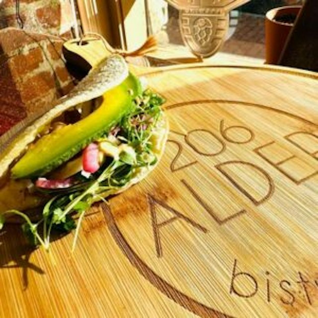 206 Alder Bistro and Bar image 10
