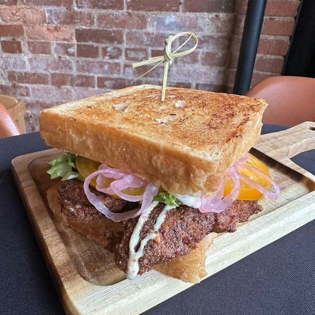 206 Alder Bistro and Bar image 11