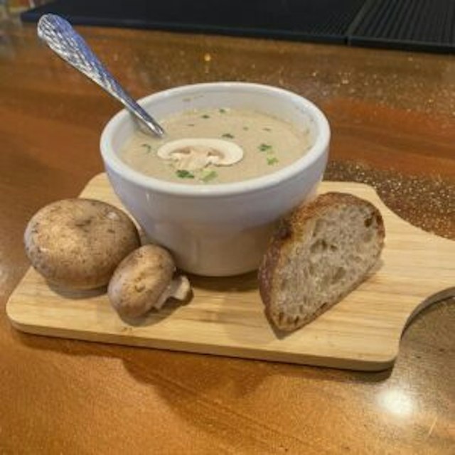 206 Alder Bistro and Bar image 24