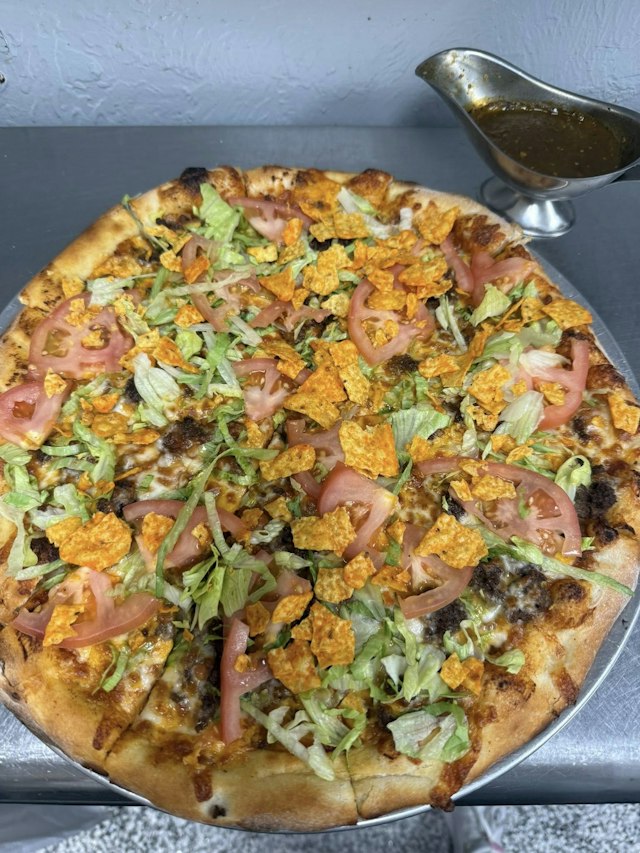 Lenny'z Pizza & Island Bar image 3