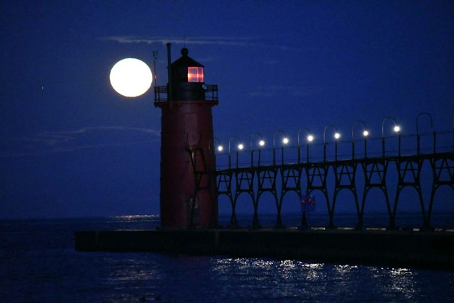 South Haven Lighthouse image 6