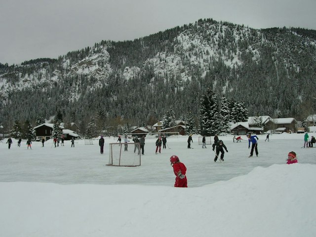 Christina Potters Outdoor Ice Rink image 2