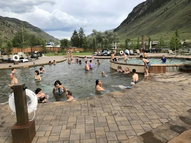 Yellowstone Hot Springs image 8