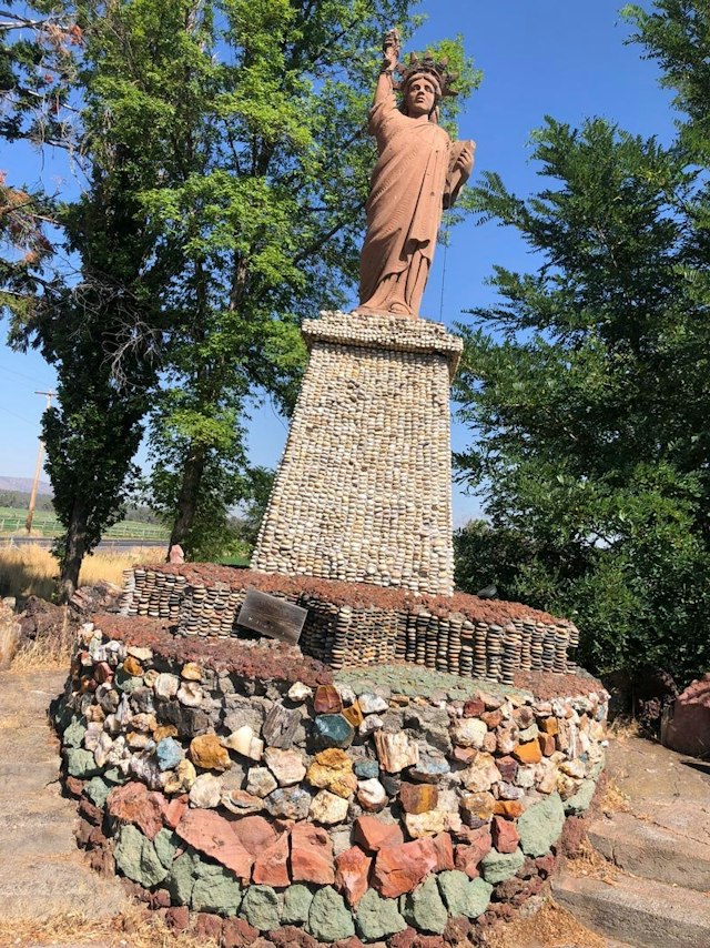 Petersen Rock Garden & Museum image 6