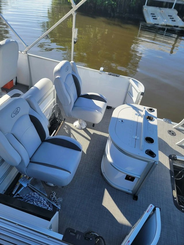 Manatee River Boat Rentals and Water Sports image 4