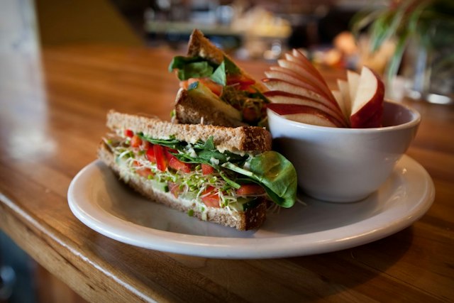 Doppio Coffee & Lounge image 5