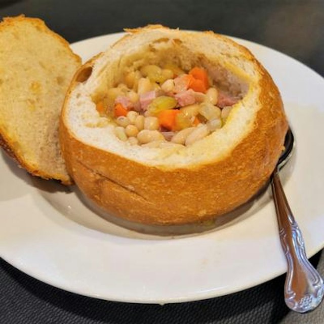 Bridgeside Dining image 6