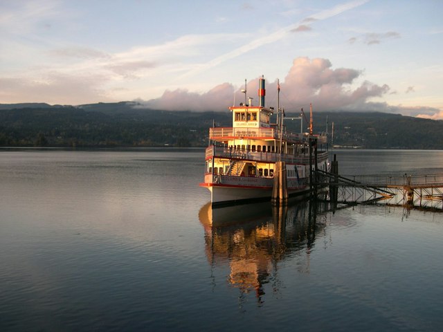 Marine Park at Cascade Locks image 4