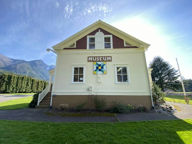 Marine Park at Cascade Locks image 8