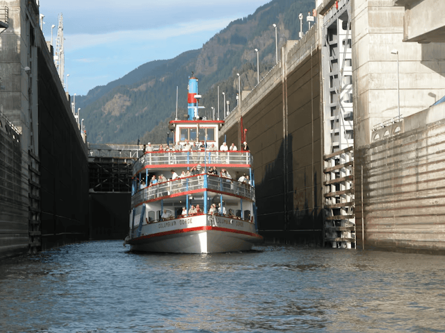 Columbia Gorge Sternwheeler image 8
