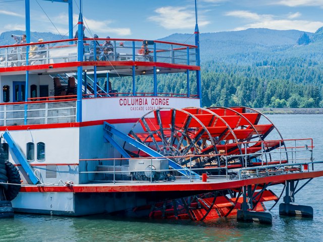 Columbia Gorge Sternwheeler image 10