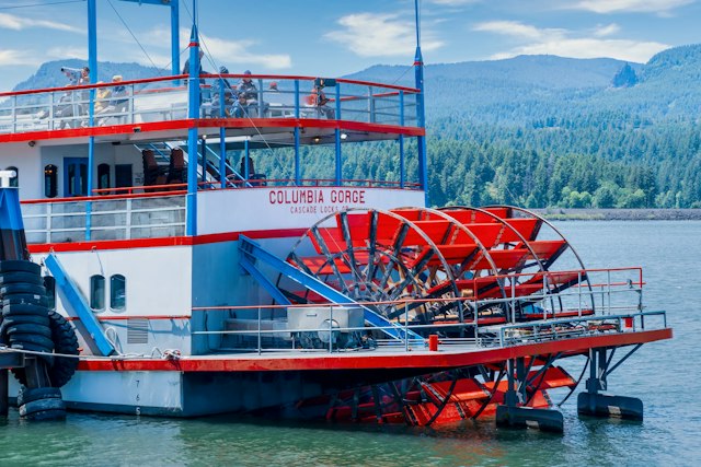 Columbia Gorge Sternwheeler image 11