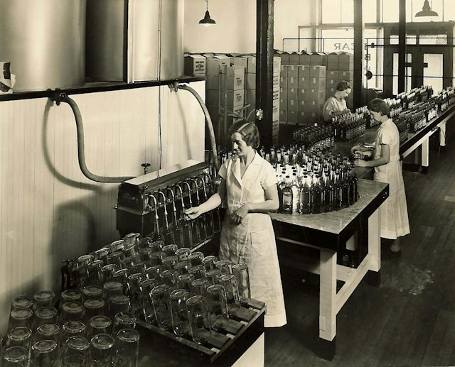 Hood River Distillers – Tasting Room image 5