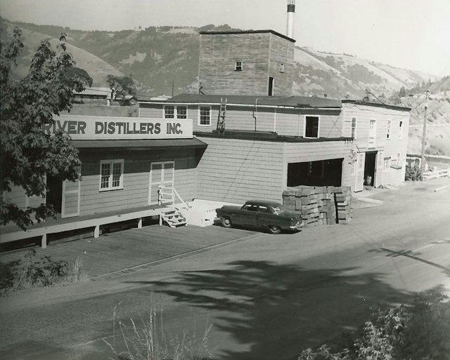 Hood River Distillers – Tasting Room image 10