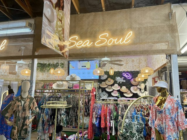 Red Barn Flea Market & Plaza image 9