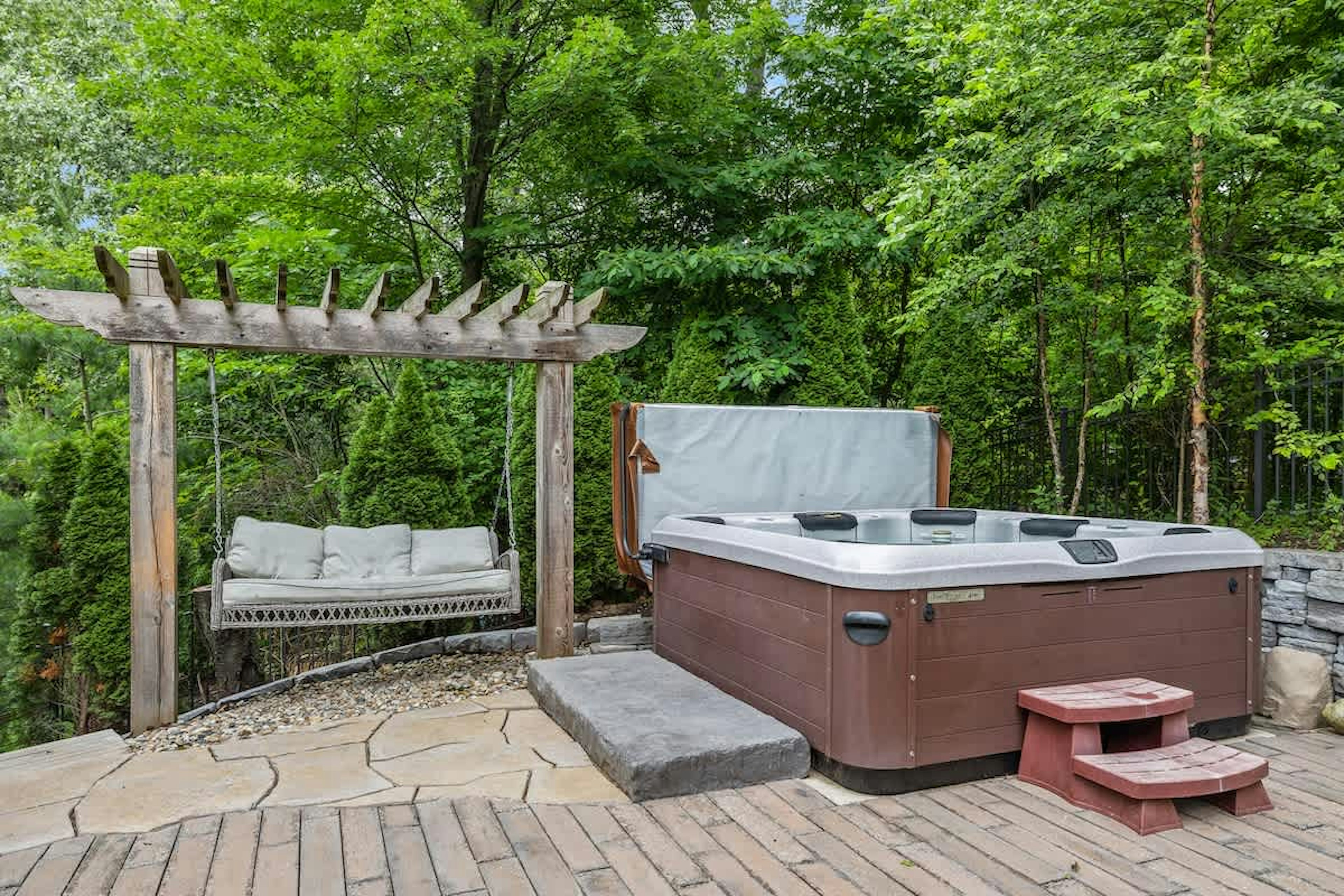 Unplug, unwind, and sink into nature.