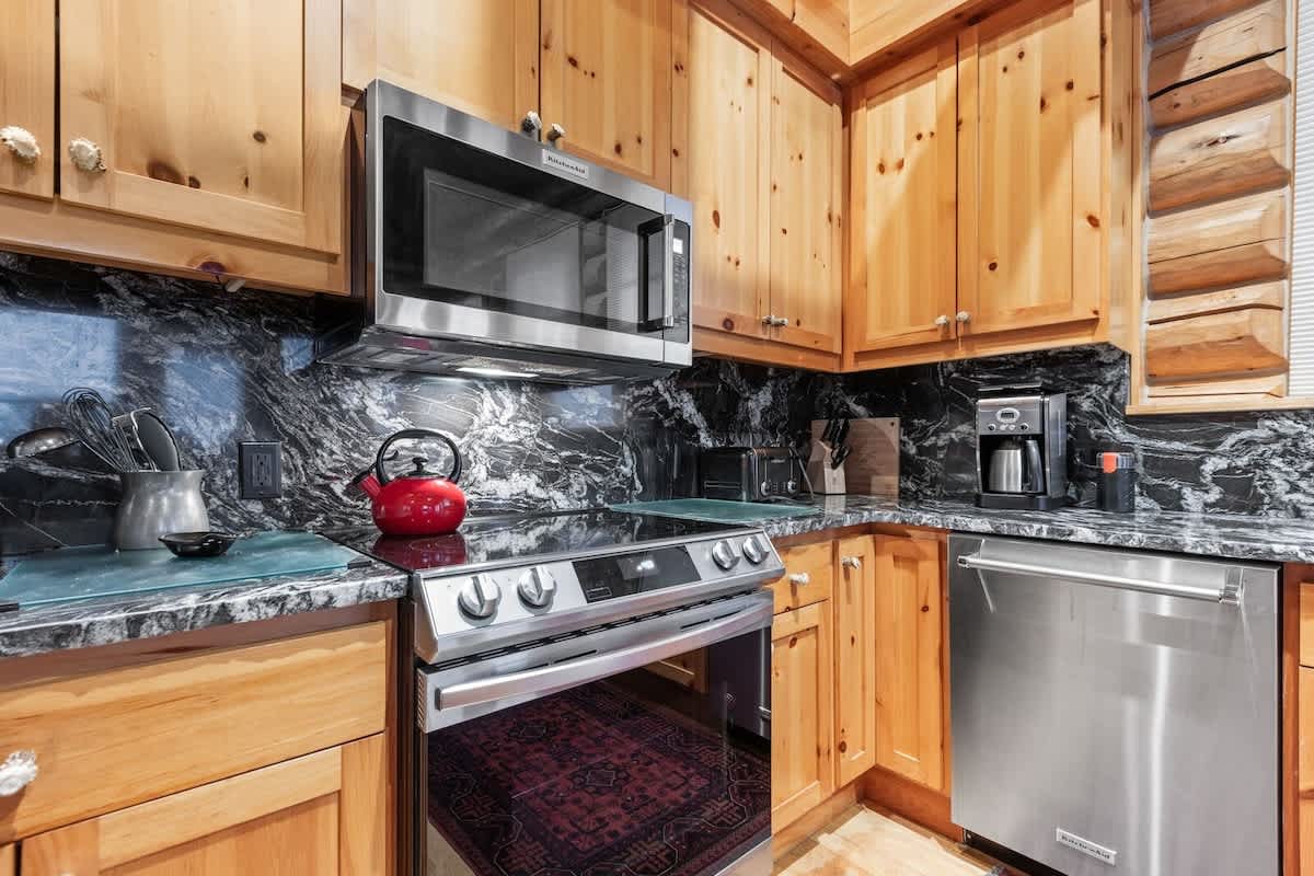 Abode on Obsidian photo 4