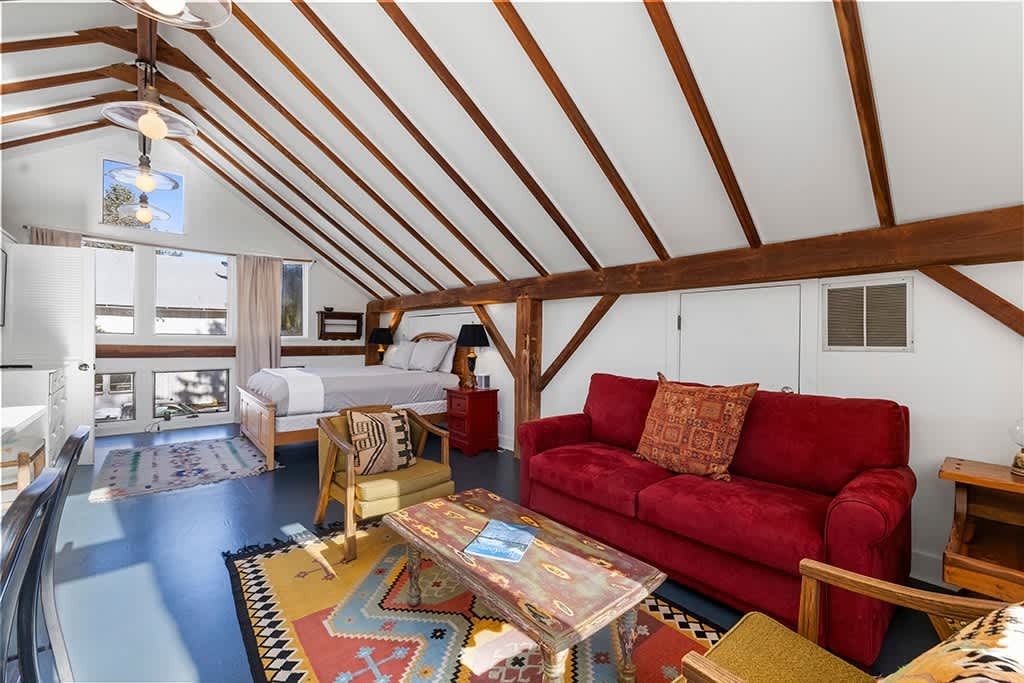 Berrywood Loft photo 4