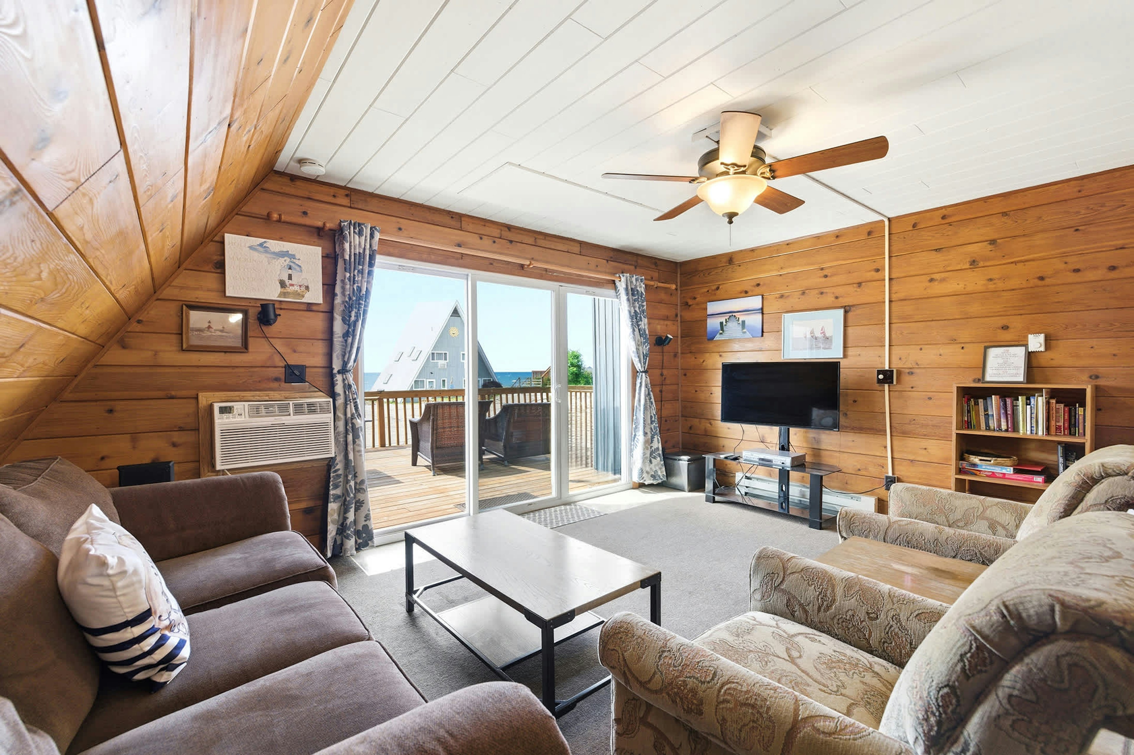 Chalet on the Lake is the kind of lakeside getaway that families return to year after year.