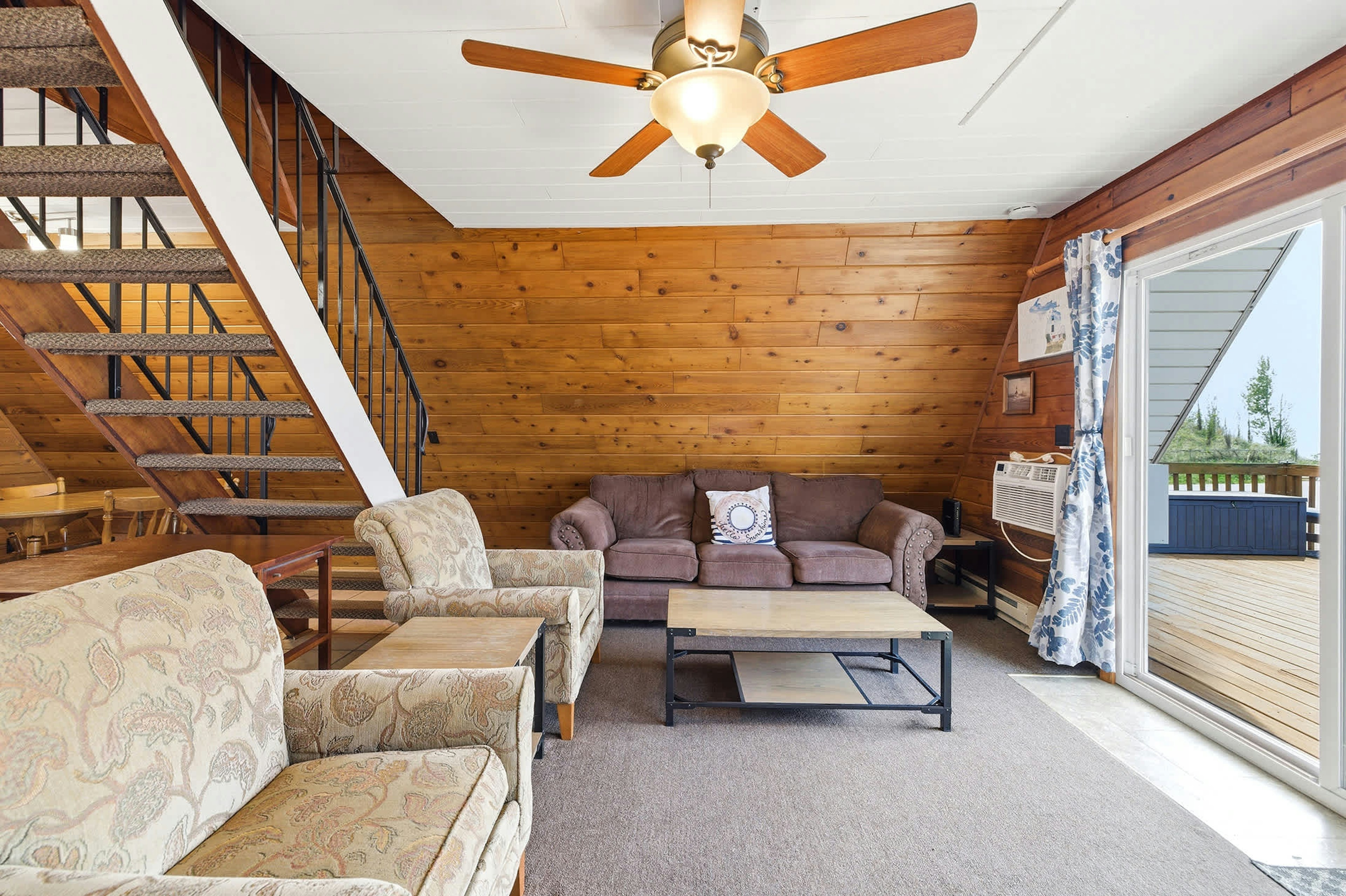 Stretch out after a day on Lake Michigan and settle into vacation mode.