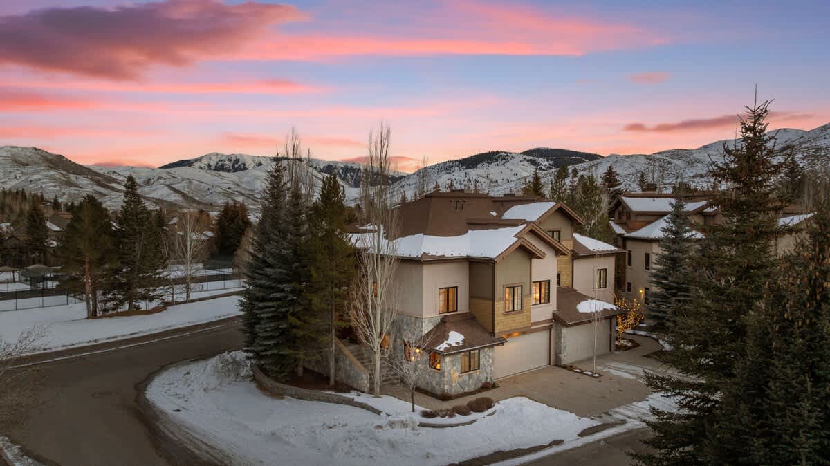 Abode at Elkhorn Village photo 3