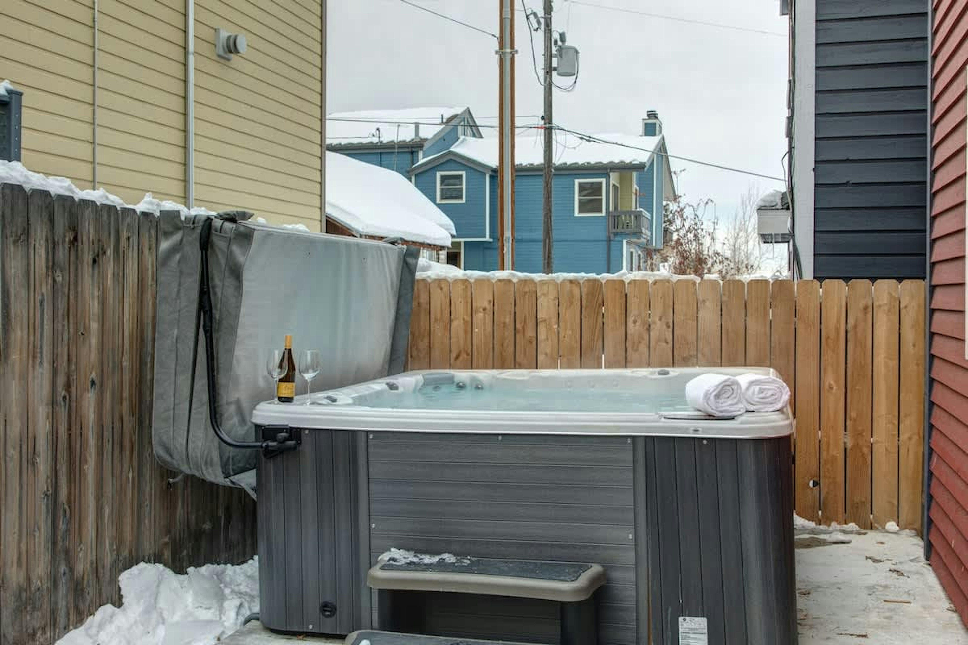 Abode at Pick 'N Shovel, photo 3
