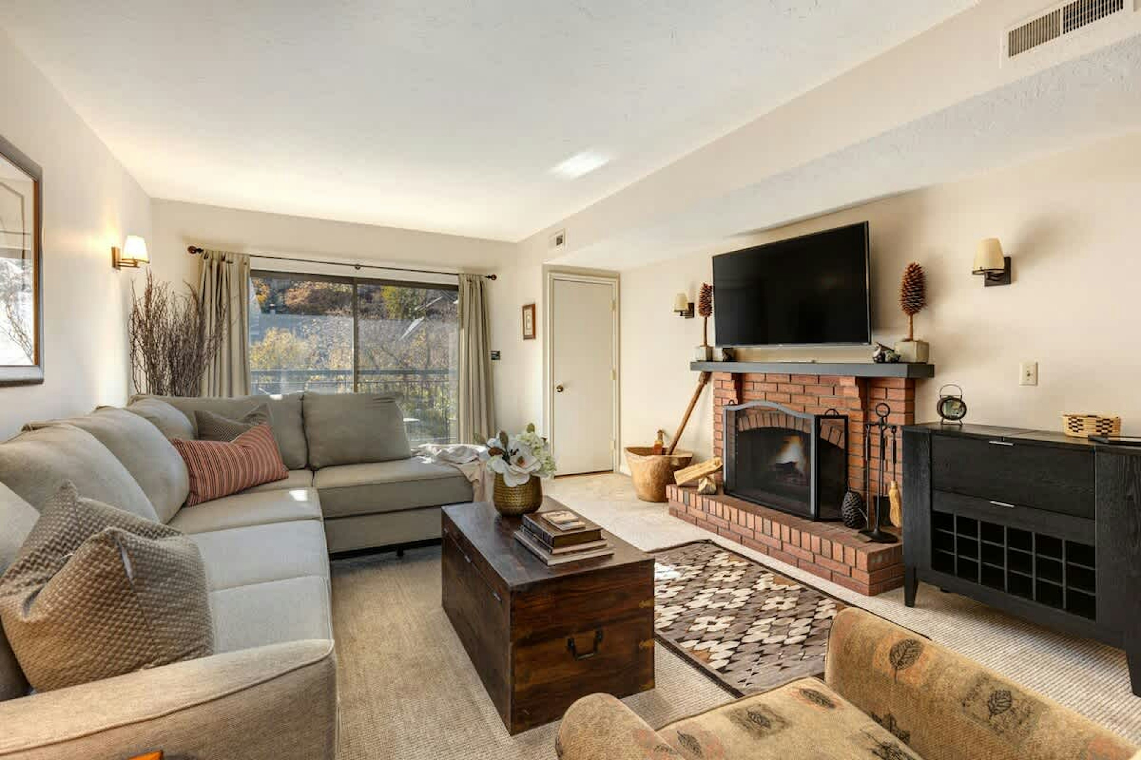 Abode at Park Station, photo 2