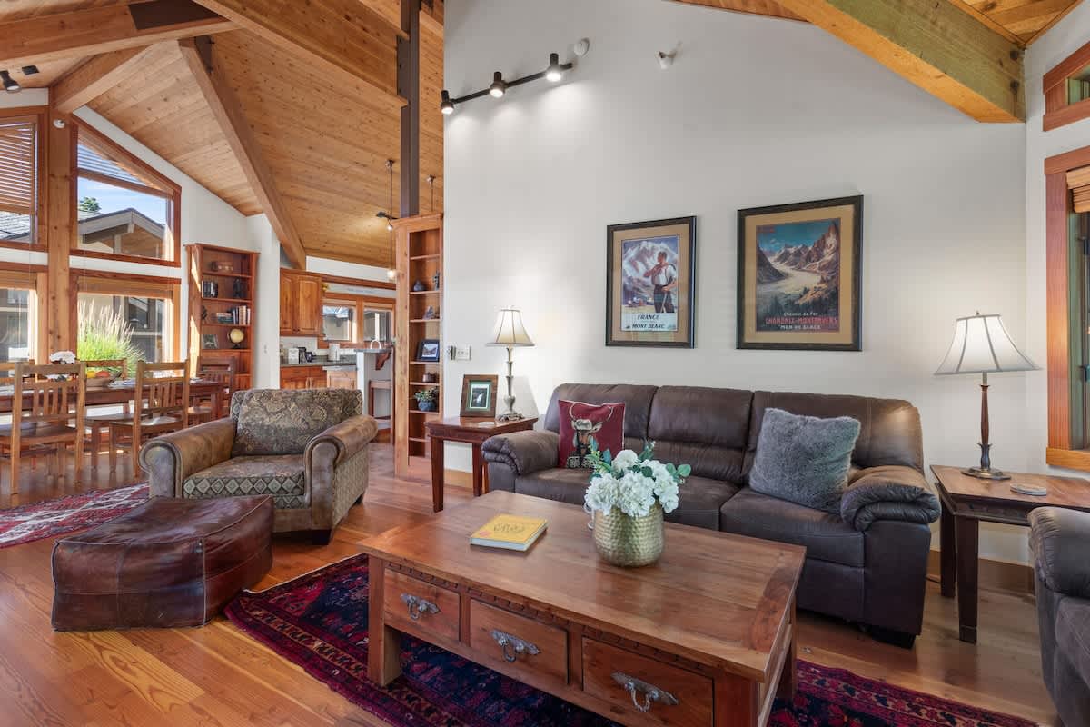 Abode at Crescent Cabin photo 5