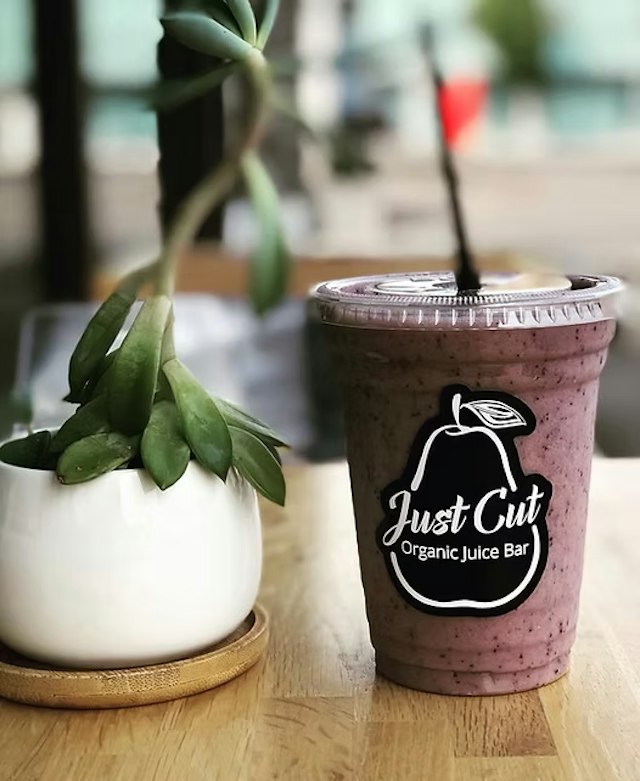 Just Cut Organic Juice Bar image 8