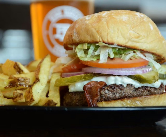 Redmond Burger Company image 9