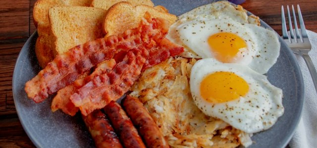 5 Below Steak House and Breakfast Nook image 8