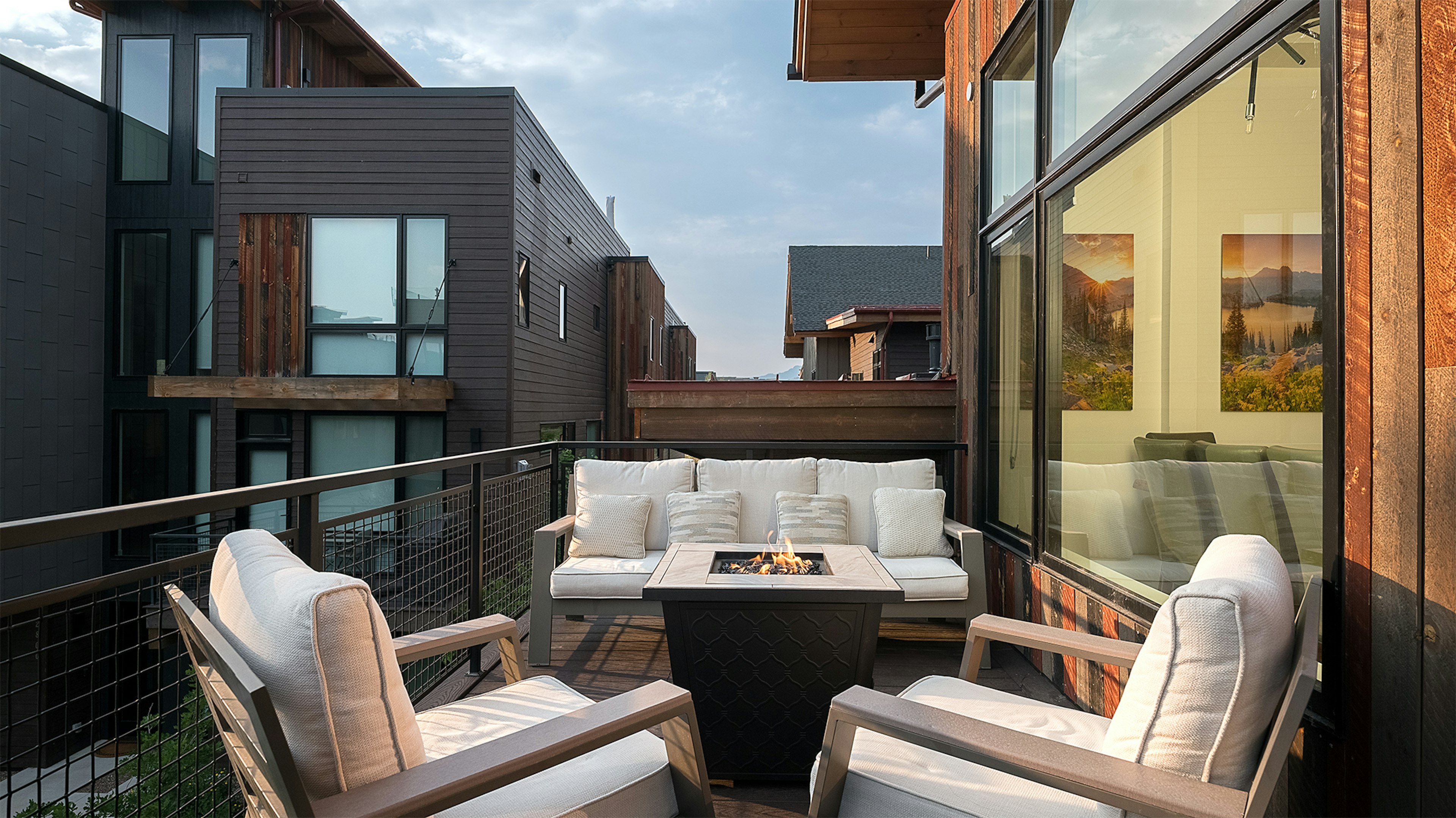 Uptown House, photo 2