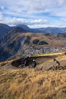Dienstregeling herfstliften voor mountainbikes en voetgangers in Les 2 Alpes
