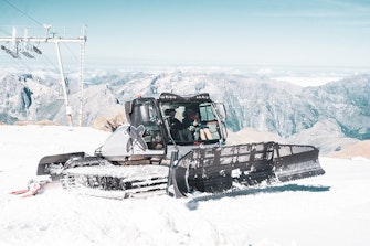 Snow groomer operator