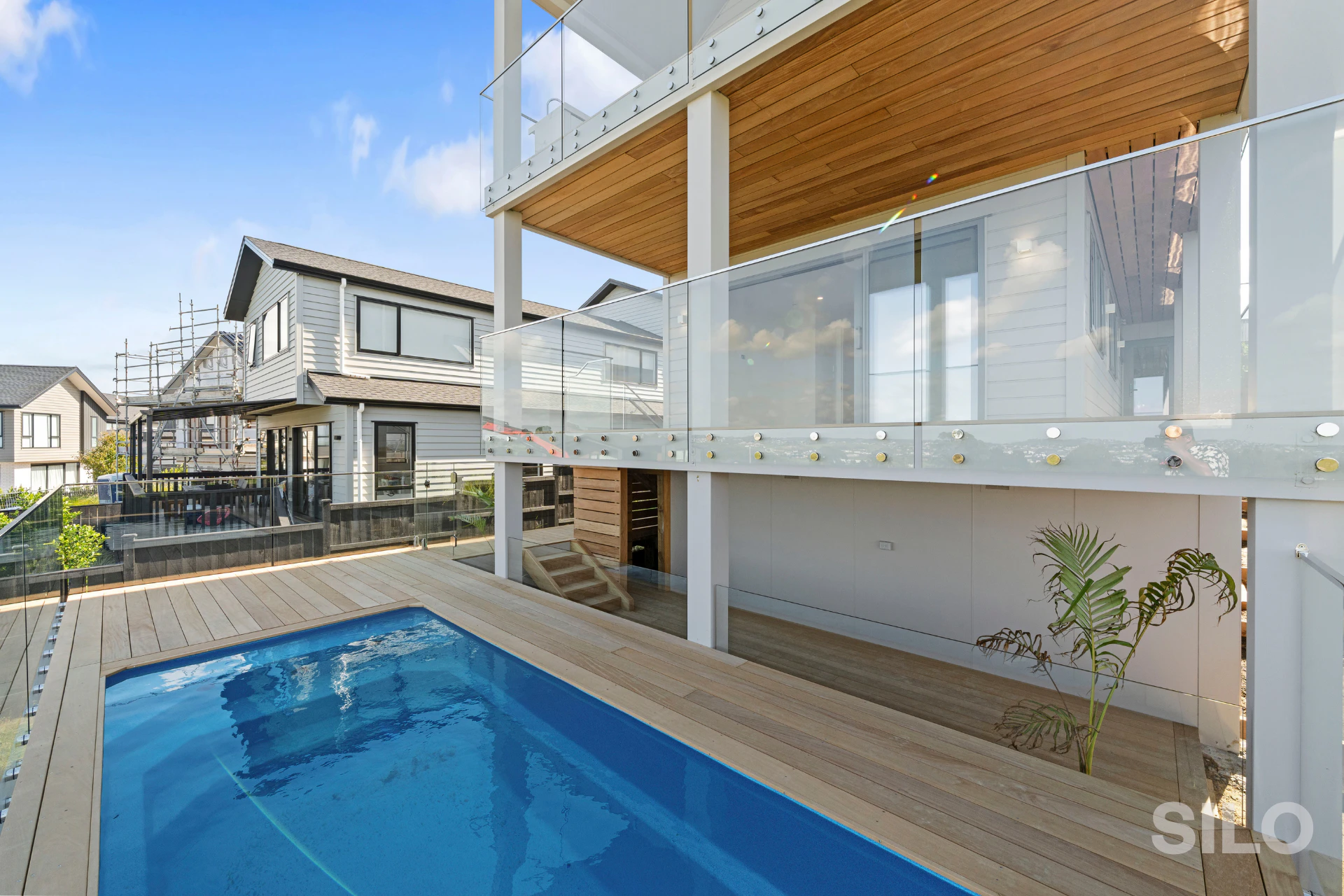 balcony