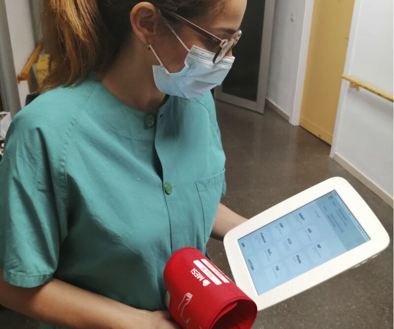 Nurse with MESI mTABLET