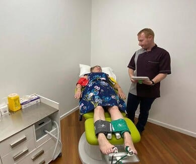 Doctor using MESI mTABLET