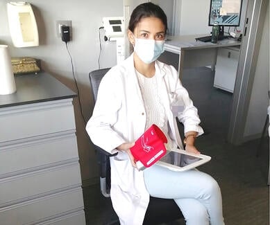 Doctor using MESI mTABLET