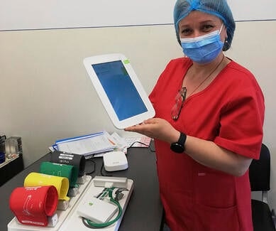 Nurse using MESI mTABLET