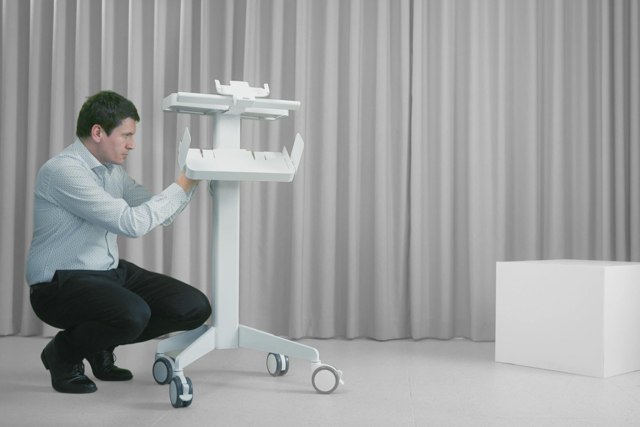 Configurations and setting up the MESI mTABLET system on the trolley